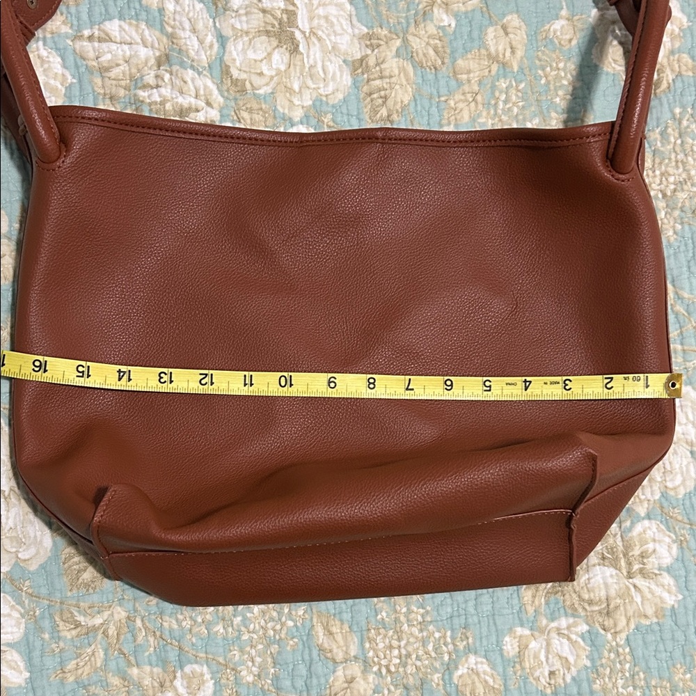 Elegant Brown Vegan Leather Tote Bag Set - Picture 3 of 11